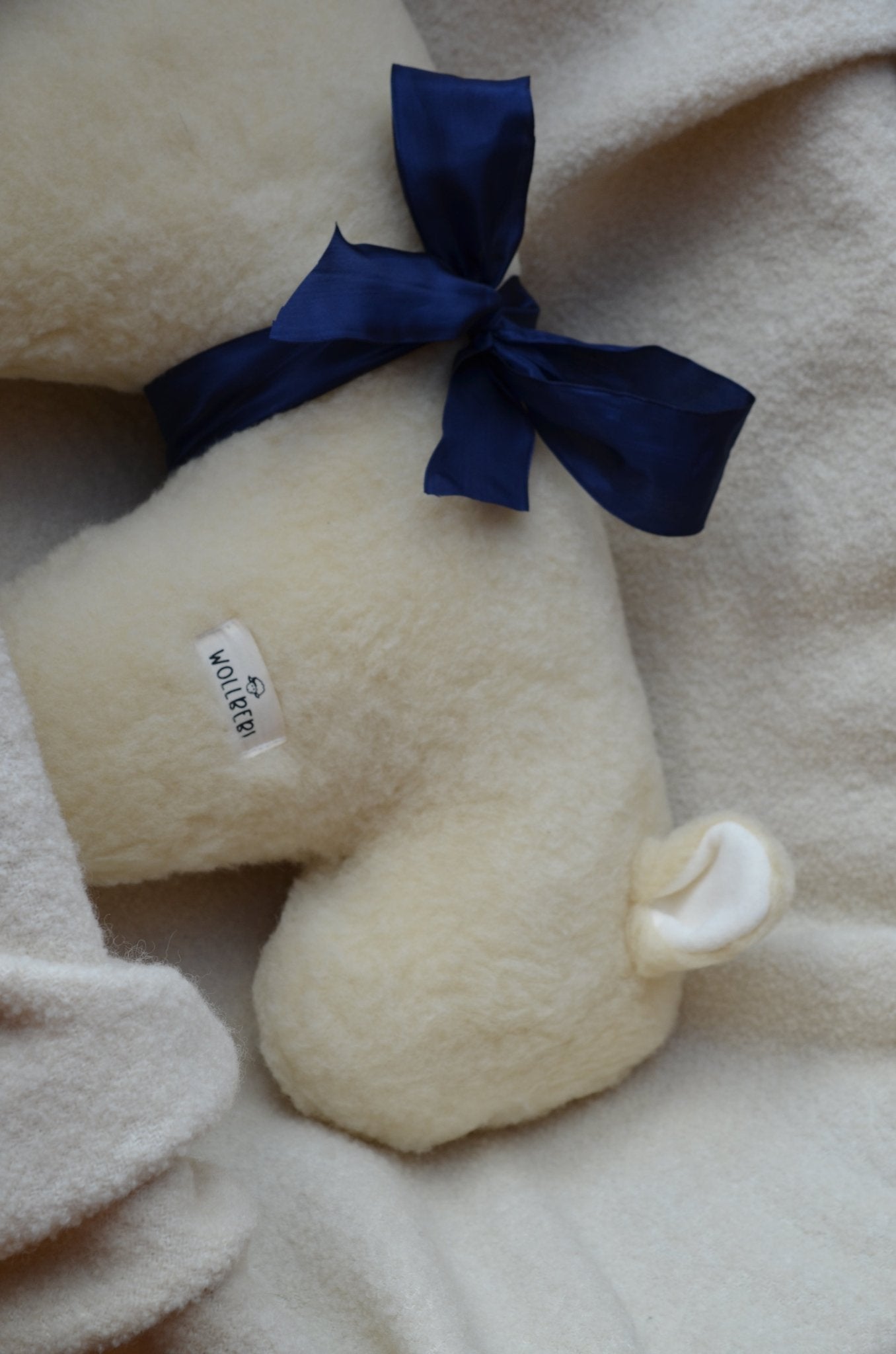 Kuscheltier Schaf "Lore" aus reiner Schurwolle - Wollbebi