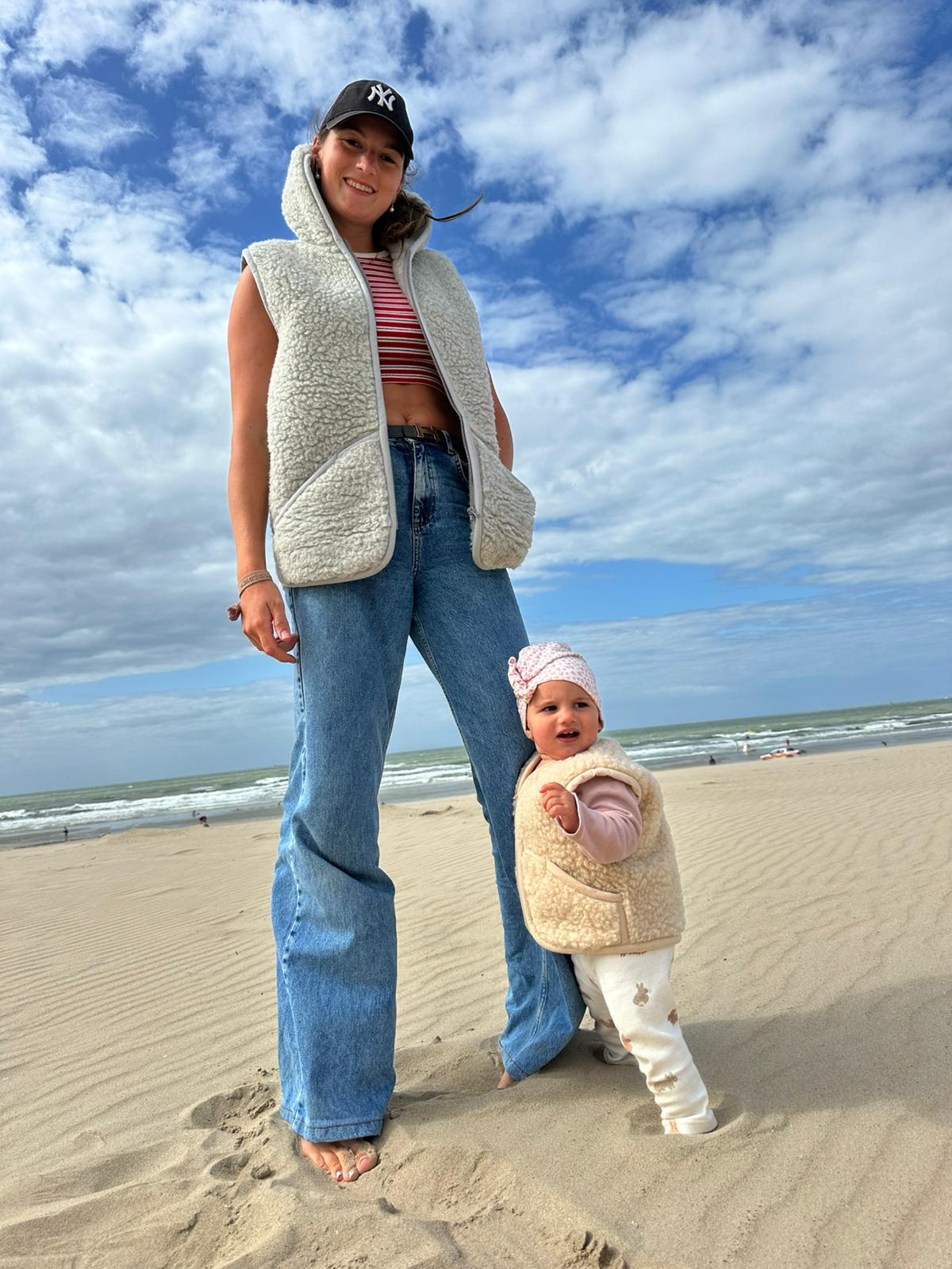 Wollweste „Hodi" mit Kapuze Damen & Herren - Wollbebi