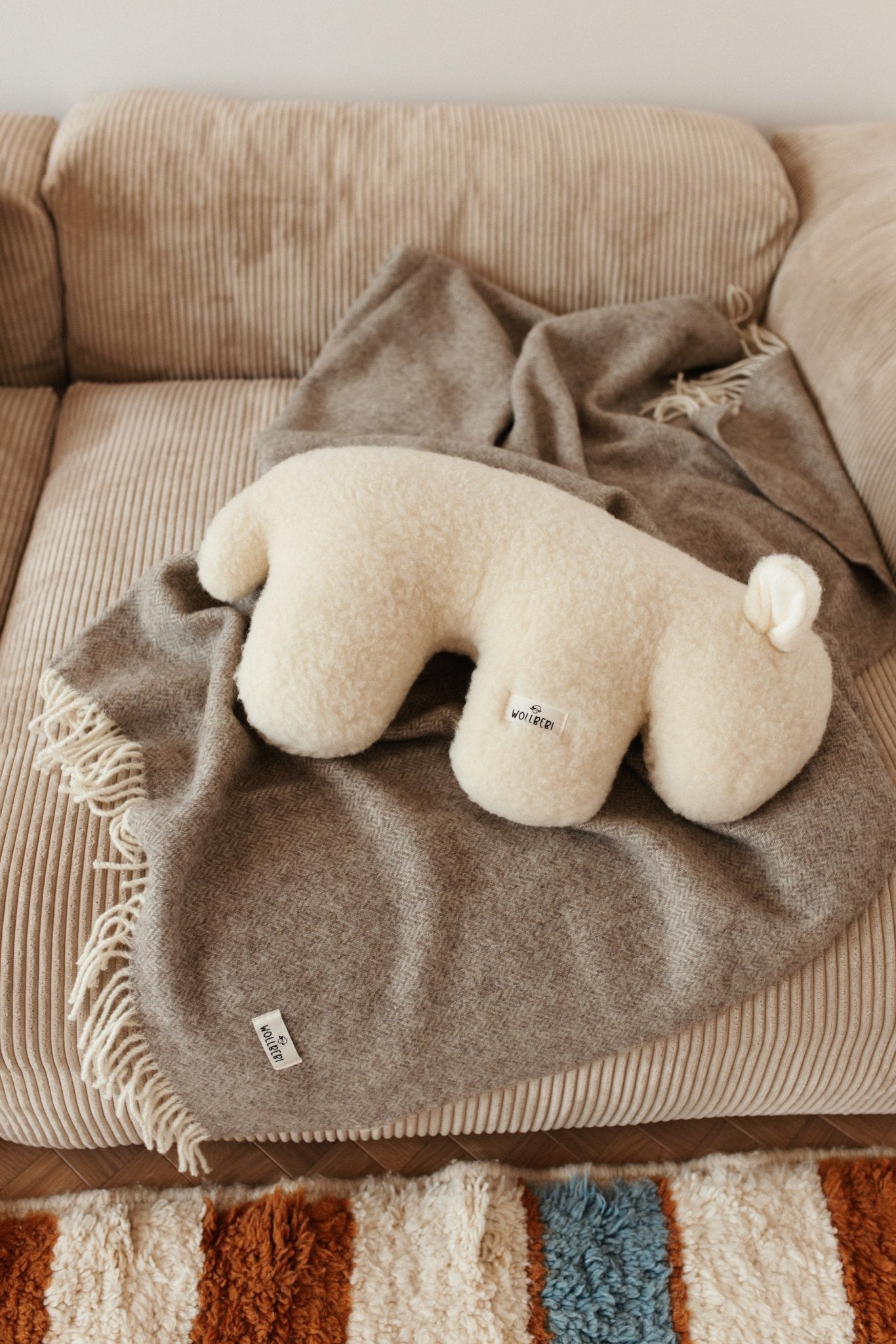 Kuscheltier Schaf "Lore" aus reiner Schurwolle - Wollbebi